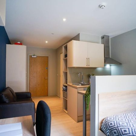 Bright Modern Studios And Private Bedrooms With Shared Kitchen At Straits Meadow Near Edinburgh City Centre Exterior photo